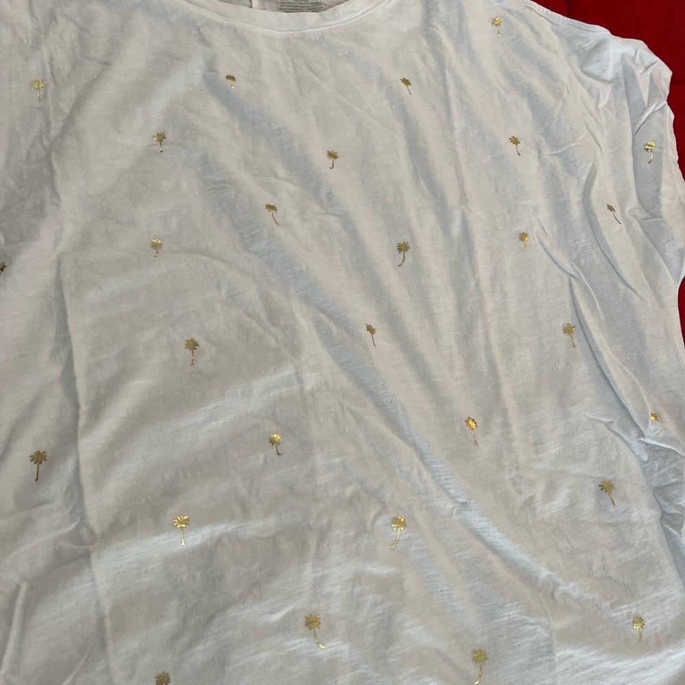 Two T-shirts - Picture 4 of 4